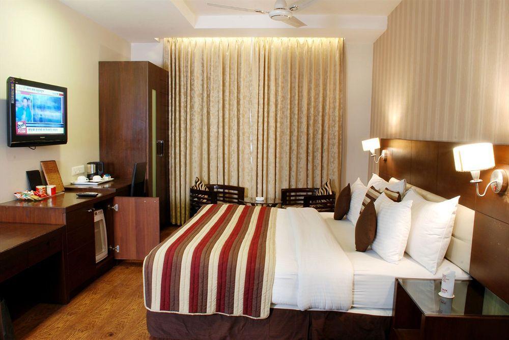 Liv Inn - Naraina New Delhi Exterior photo